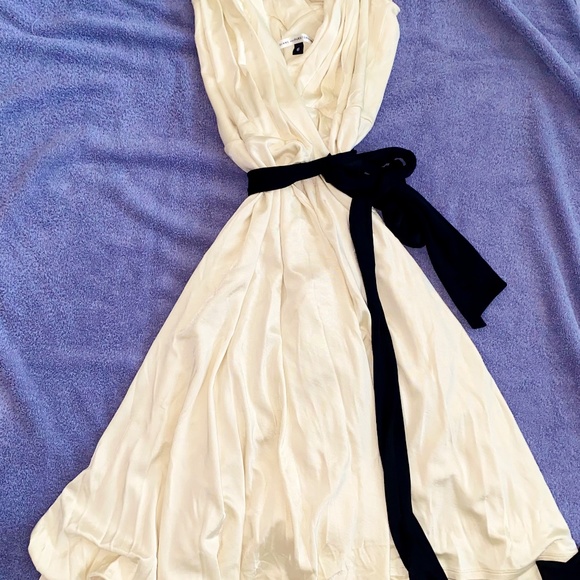 Diane Von Furstenberg Cream Wrap Dress - Picture 3 of 6